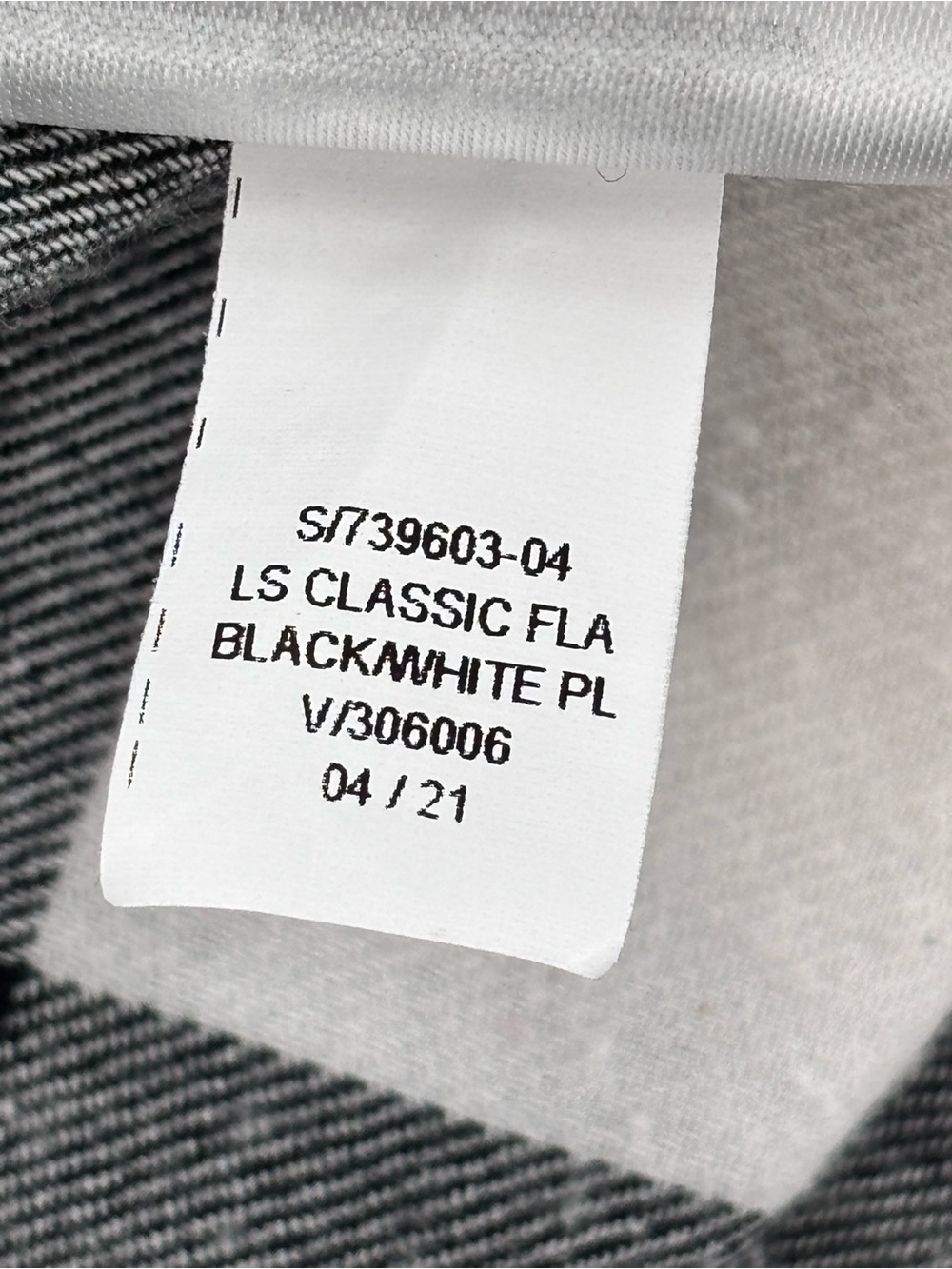 Old Navy Women’s Classic Flannel White and Black Buffalo Check in Size XL - Picture 13 of 16